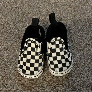 Infant Slip-On V Checkerboard Crib Shoes